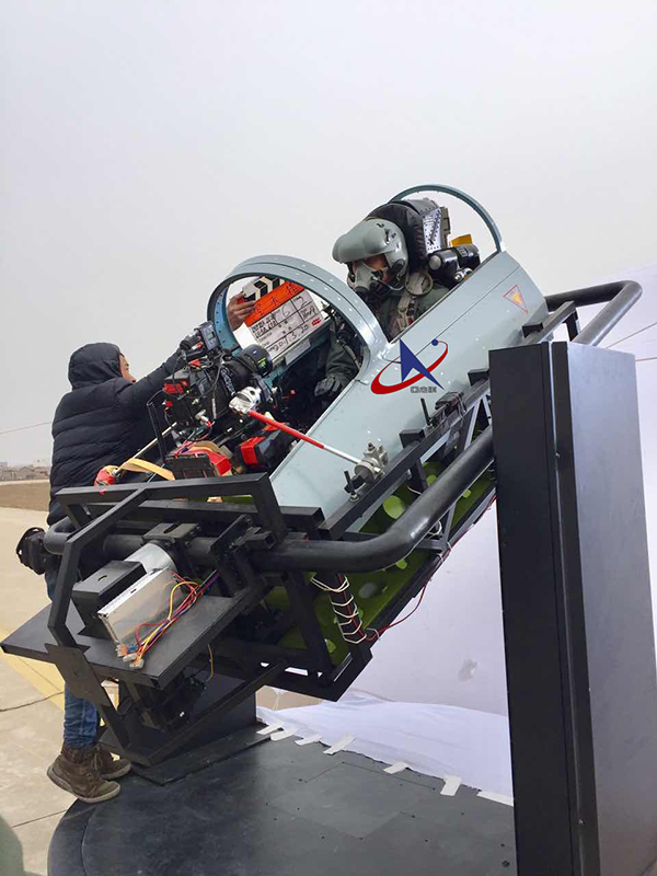 殲-11B360度滾轉(zhuǎn)拍攝