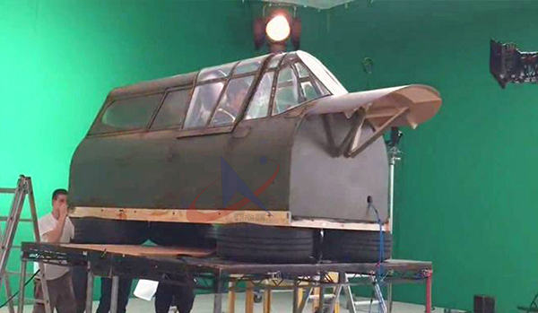 影視道具曾用于電影《無(wú)問西東》的垂直振動(dòng)平臺(tái)